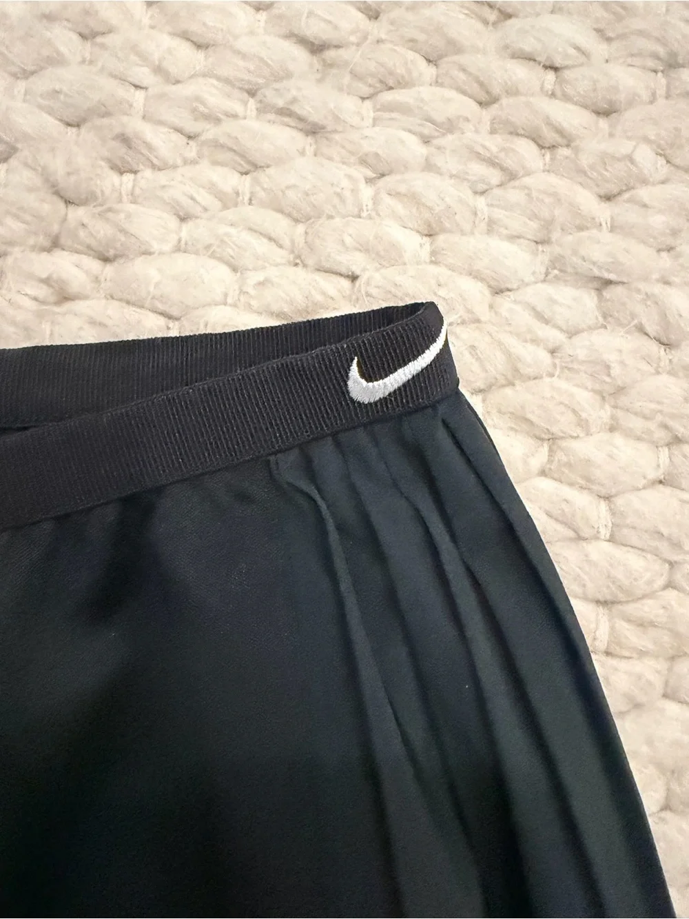 Nike Black Wide-Leg Pleated Side-Panel Pants